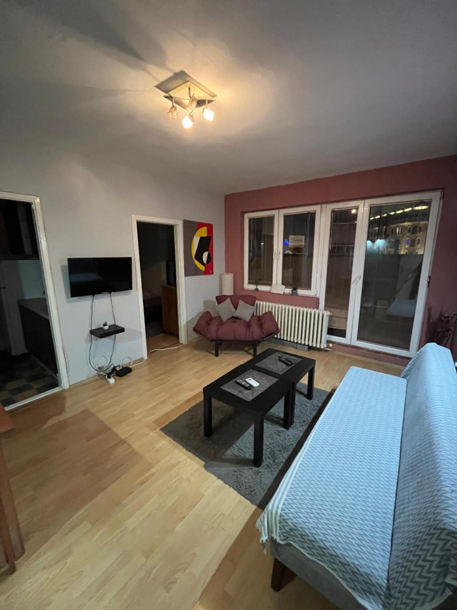 Square Vanilla Apartments Скопье Экстерьер фото