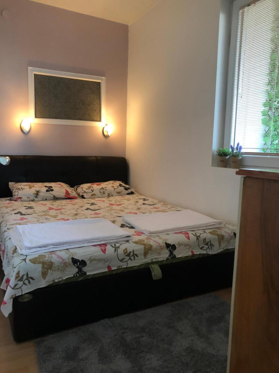 Square Vanilla Apartments Скопье Экстерьер фото
