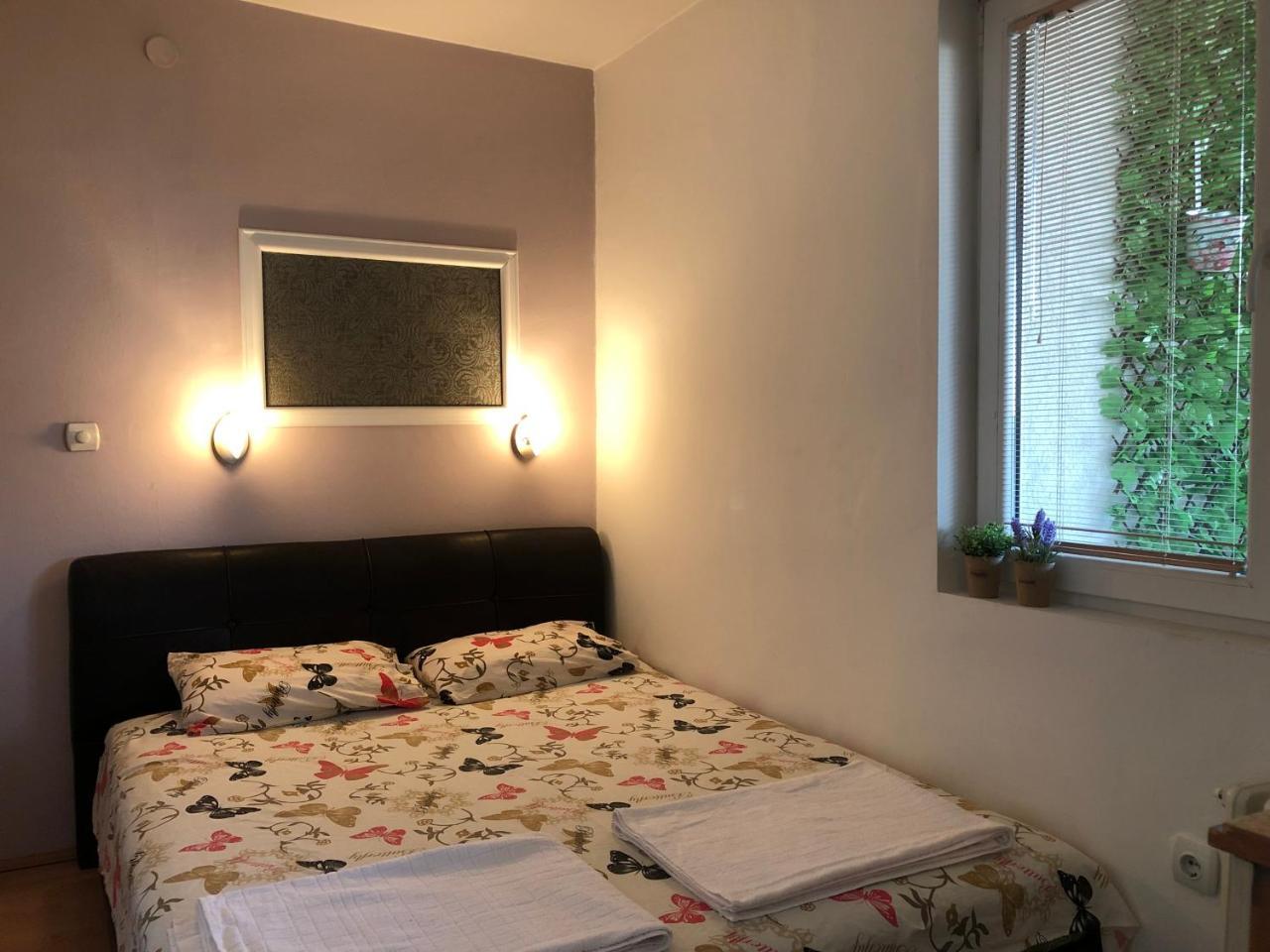 Square Vanilla Apartments Скопье Экстерьер фото