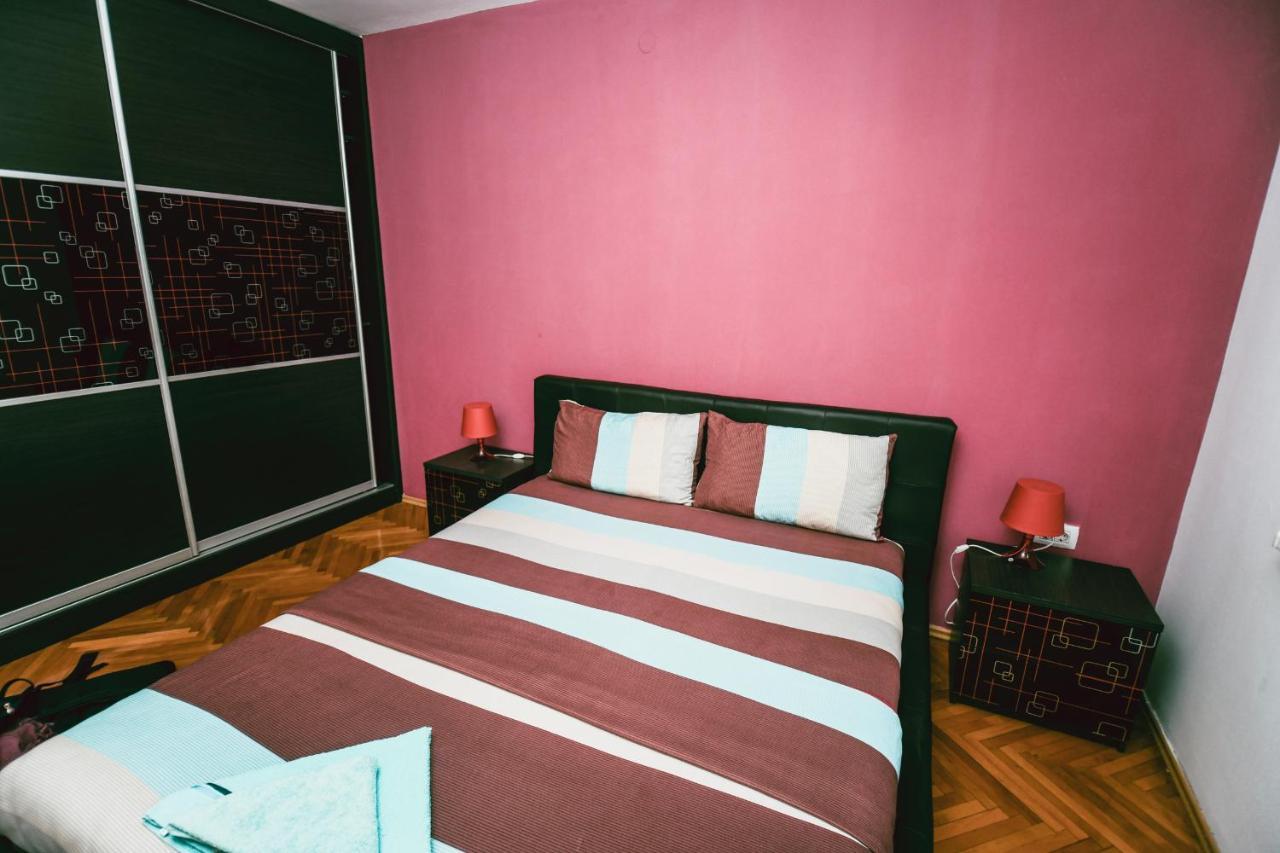 Square Vanilla Apartments Скопье Экстерьер фото