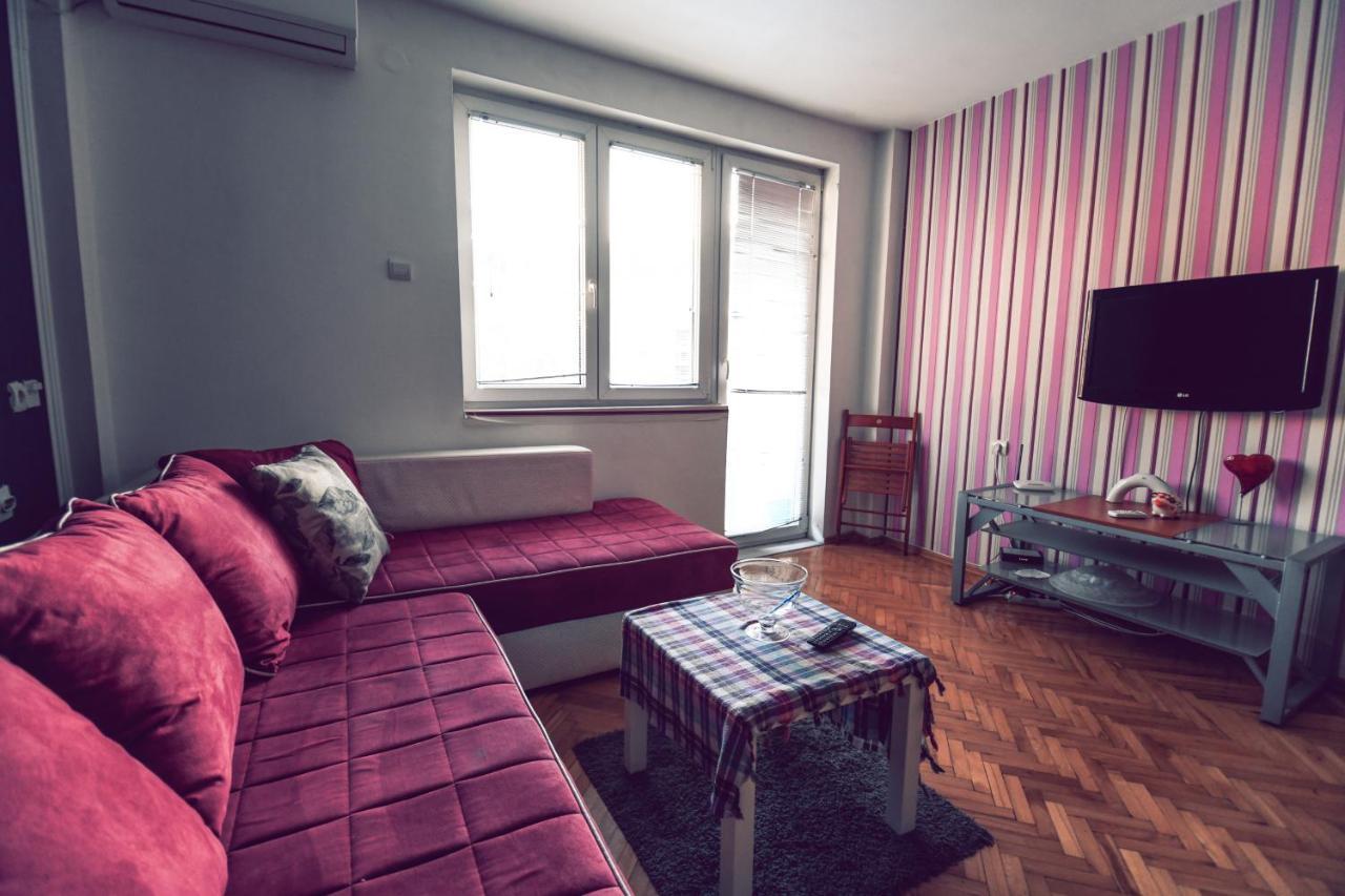Square Vanilla Apartments Скопье Экстерьер фото