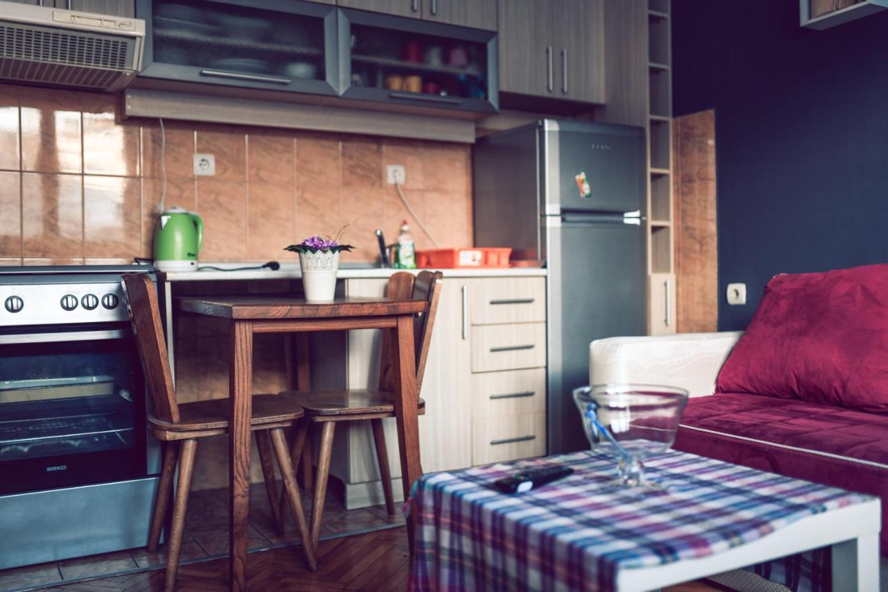 Square Vanilla Apartments Скопье Экстерьер фото