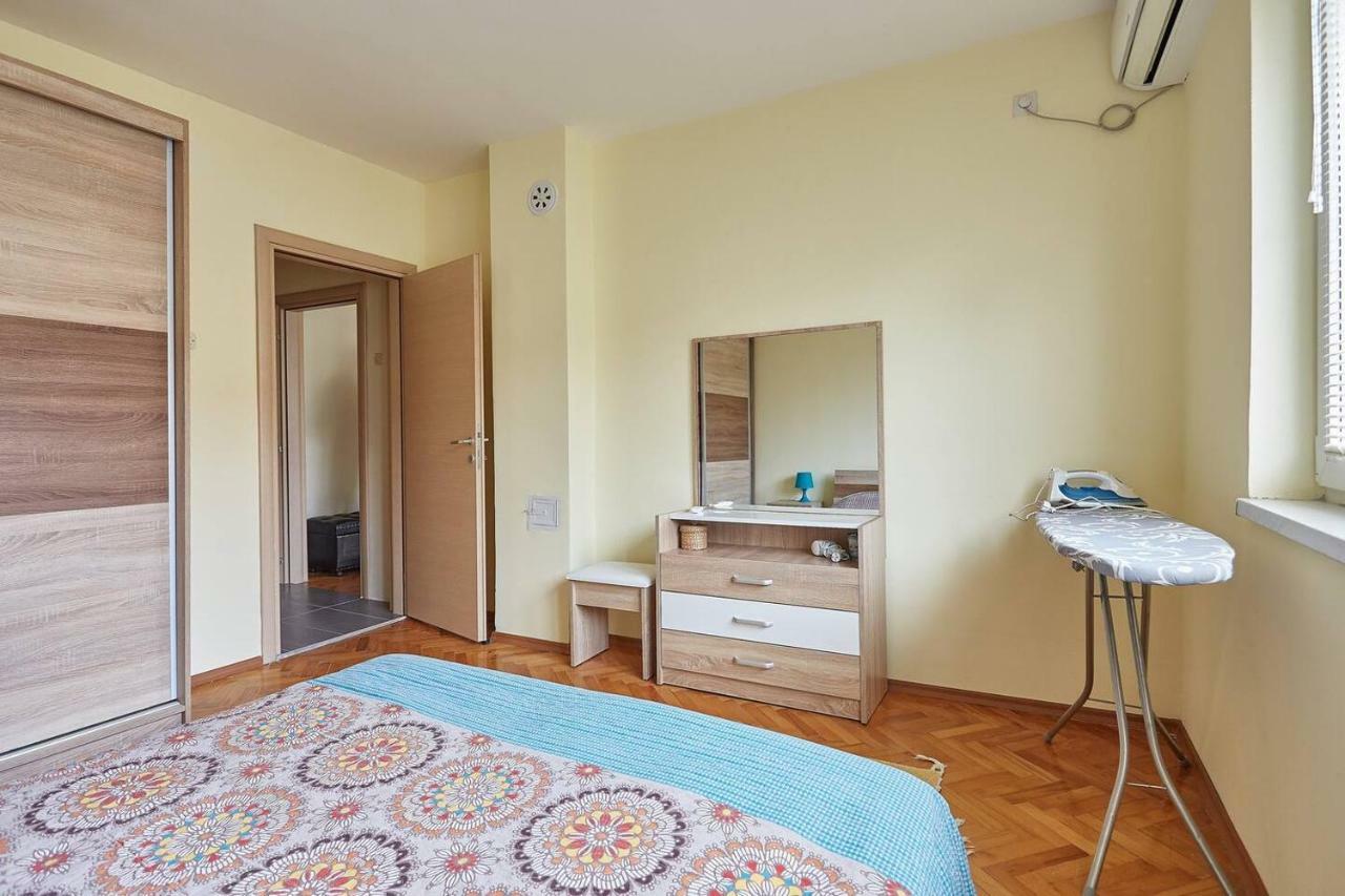 Square Vanilla Apartments Скопье Экстерьер фото
