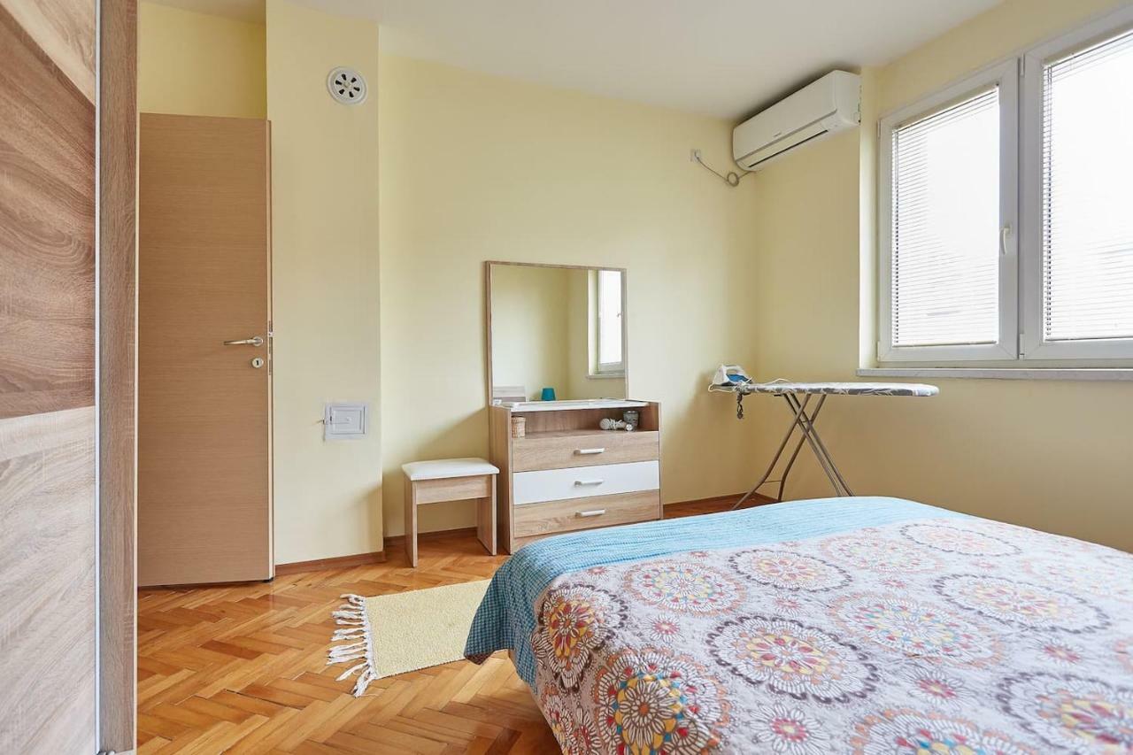 Square Vanilla Apartments Скопье Экстерьер фото