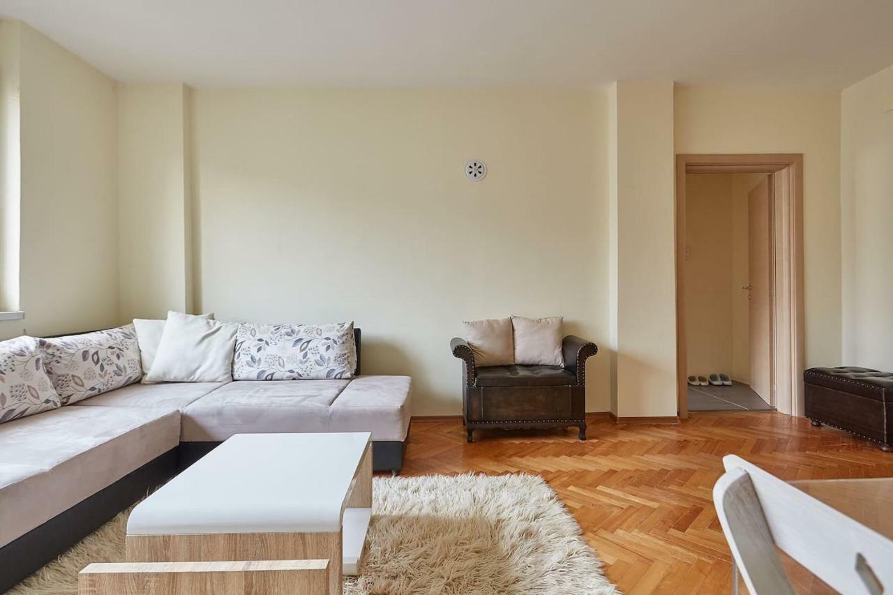 Square Vanilla Apartments Скопье Экстерьер фото